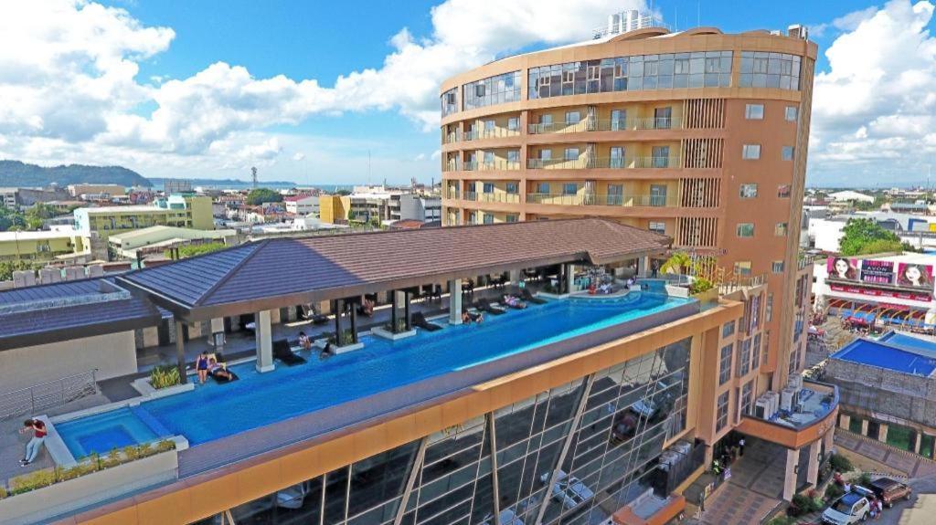 Grand Xing Imperial Hotel Iloilo City Exterior photo