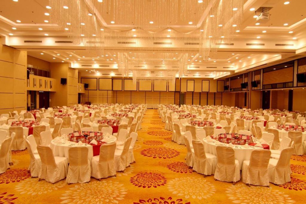 Grand Xing Imperial Hotel Iloilo City Exterior photo
