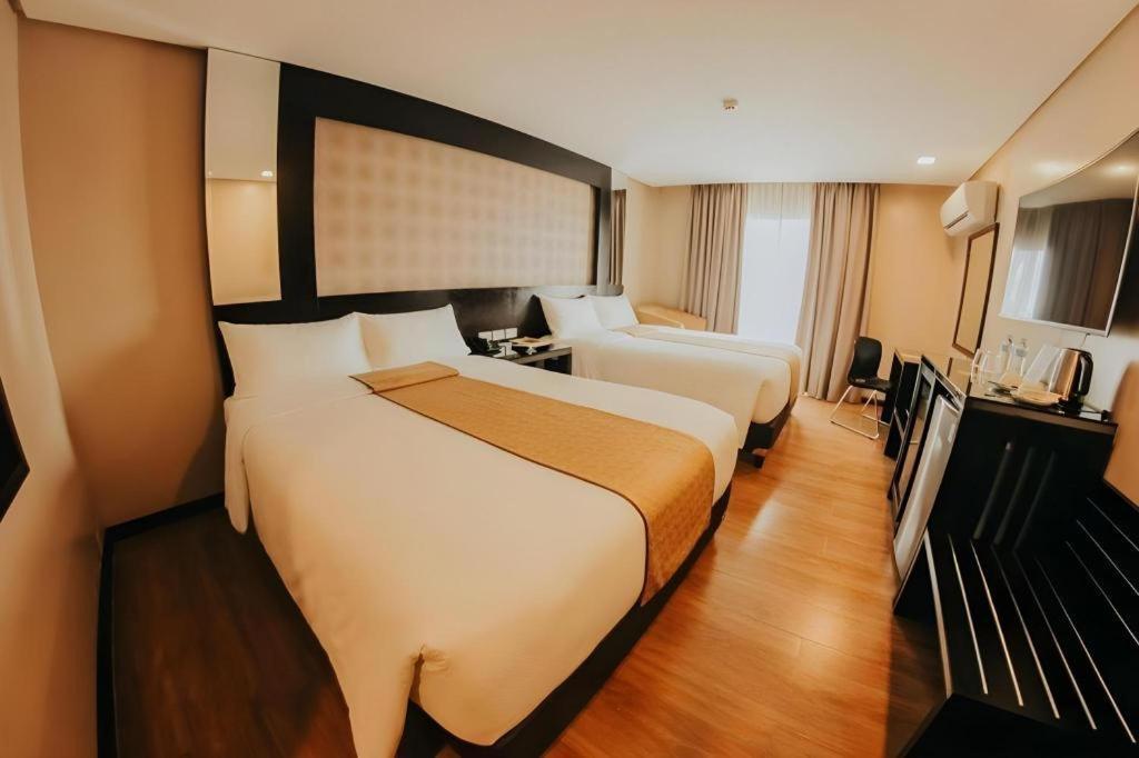 Grand Xing Imperial Hotel Iloilo City Exterior photo