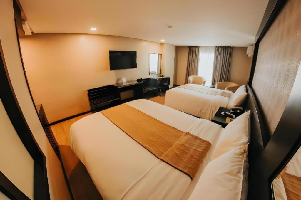 Grand Xing Imperial Hotel Iloilo City Exterior photo