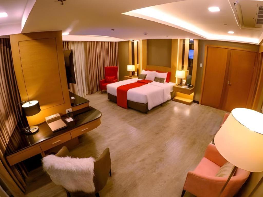 Grand Xing Imperial Hotel Iloilo City Exterior photo