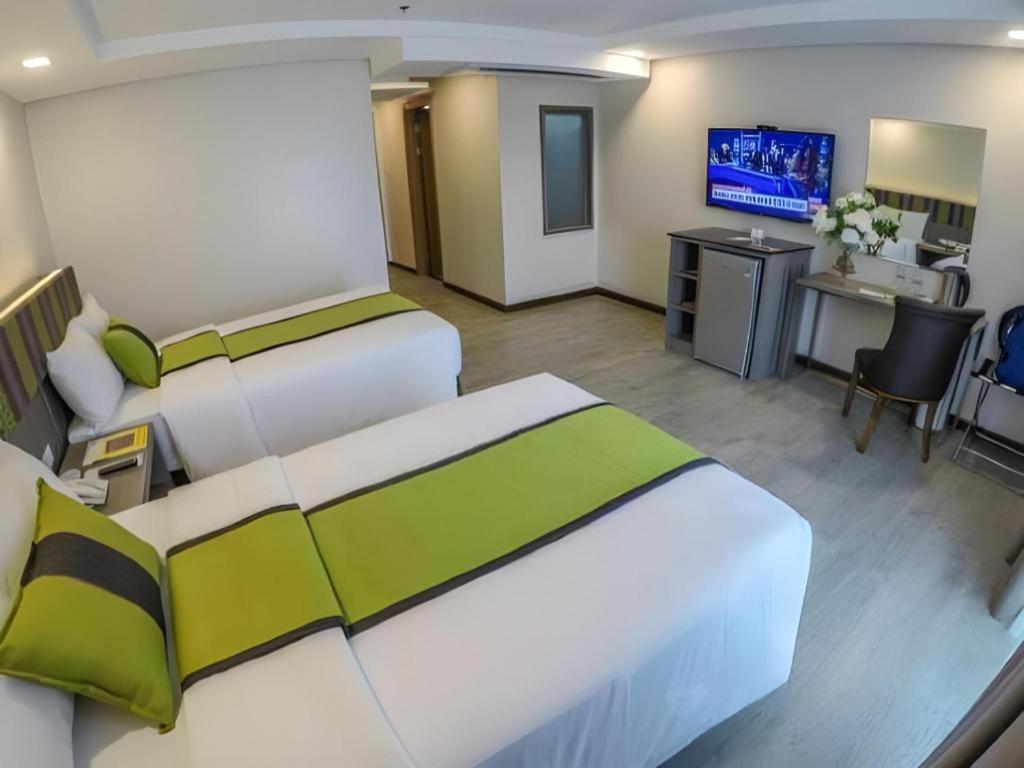 Grand Xing Imperial Hotel Iloilo City Exterior photo