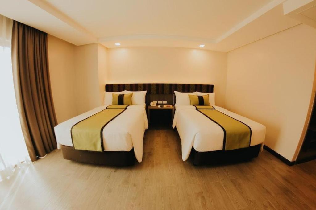 Grand Xing Imperial Hotel Iloilo City Exterior photo