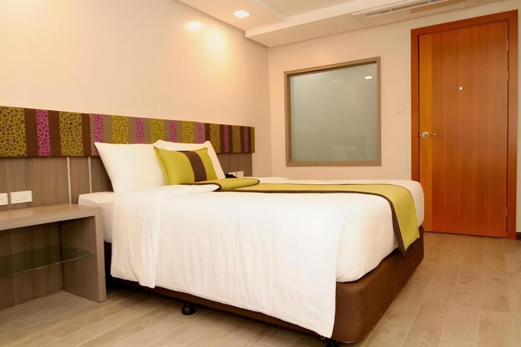 Grand Xing Imperial Hotel Iloilo City Exterior photo