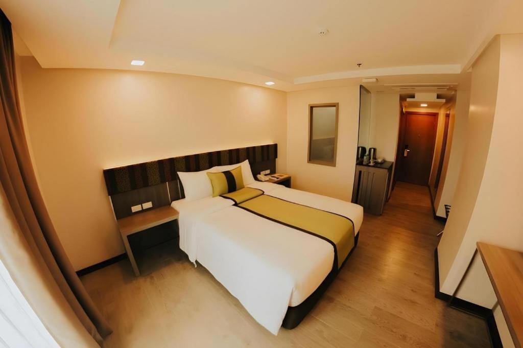 Grand Xing Imperial Hotel Iloilo City Exterior photo