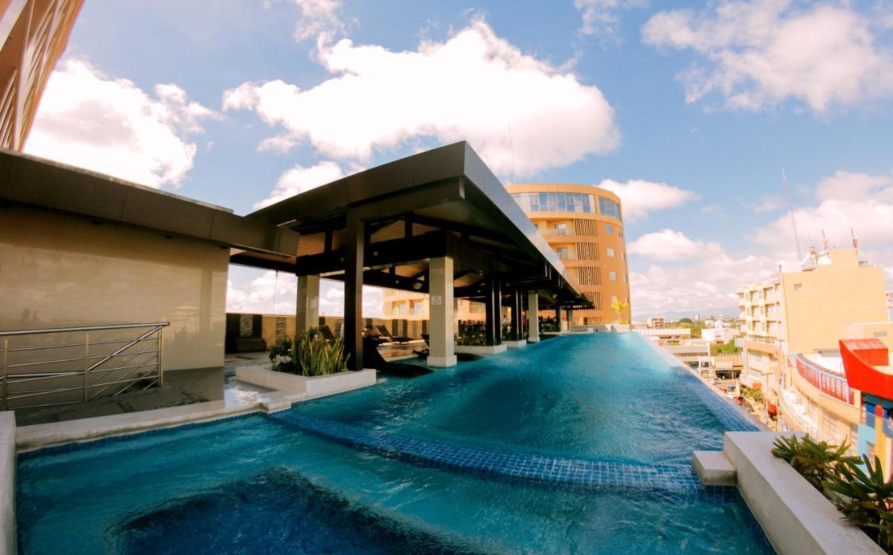 Grand Xing Imperial Hotel Iloilo City Exterior photo